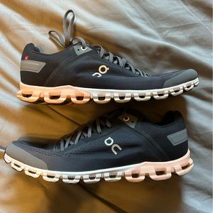 ON CloudFlow running shoes. Women’s Size 11 Black white pastel pink